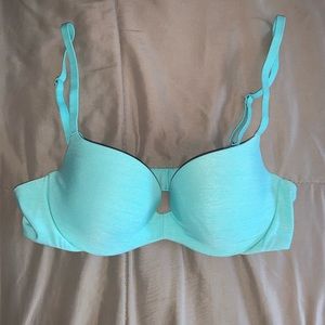 PINK Victoria’s Secret t-shirt bra
